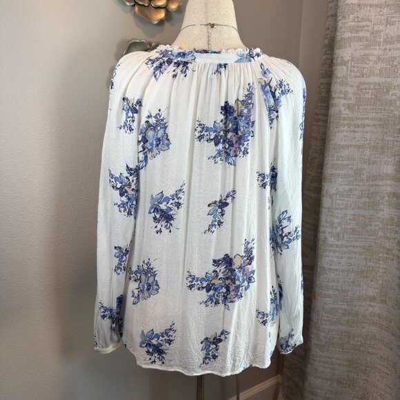 Lucky Brand Women’s L White Blue Floral Boho Peasant Top Long Sleeve Ruffle Neck - Picture 4 of 10